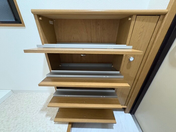 物件内観写真15　(靴箱)