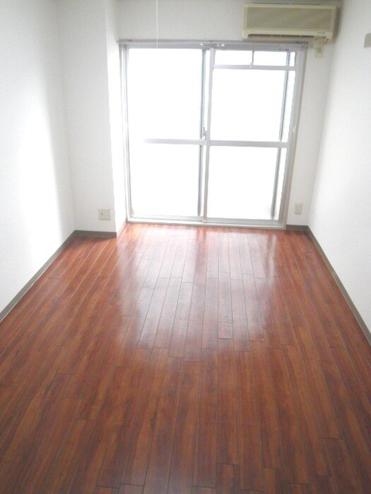 物件内観写真6　(居室)