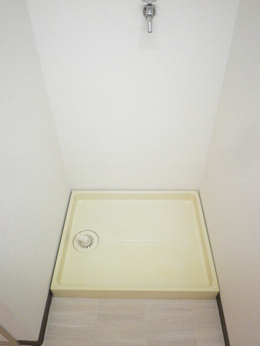 物件内観写真12　(洗濯機置場)