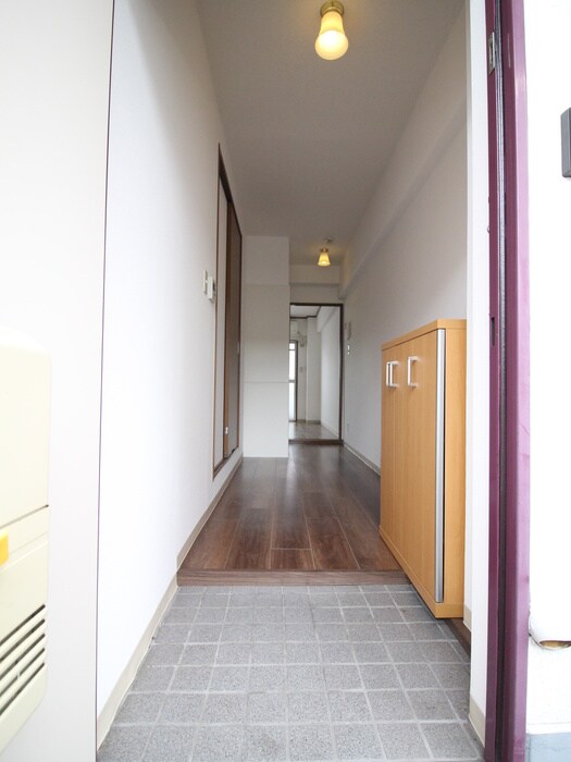 物件内観写真7　(玄関)