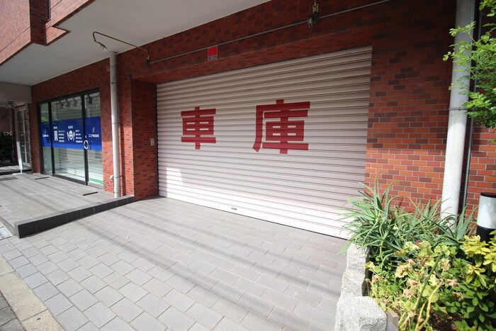 物件外観写真5　(駐車場)