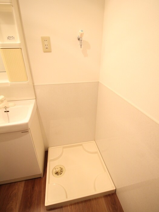 物件内観写真13　(洗濯機置場)