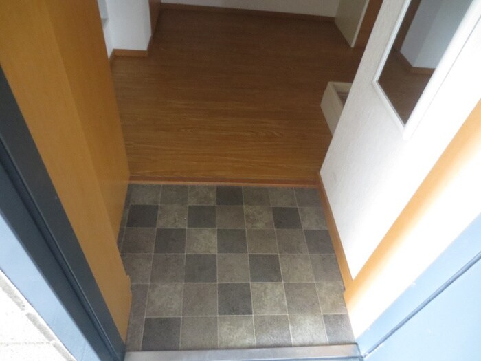 物件内観写真15　(玄関)