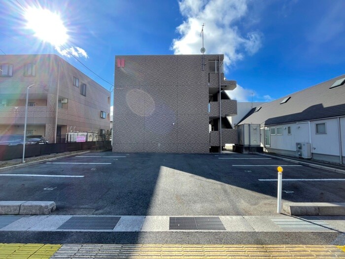 物件外観写真2　(駐車場)