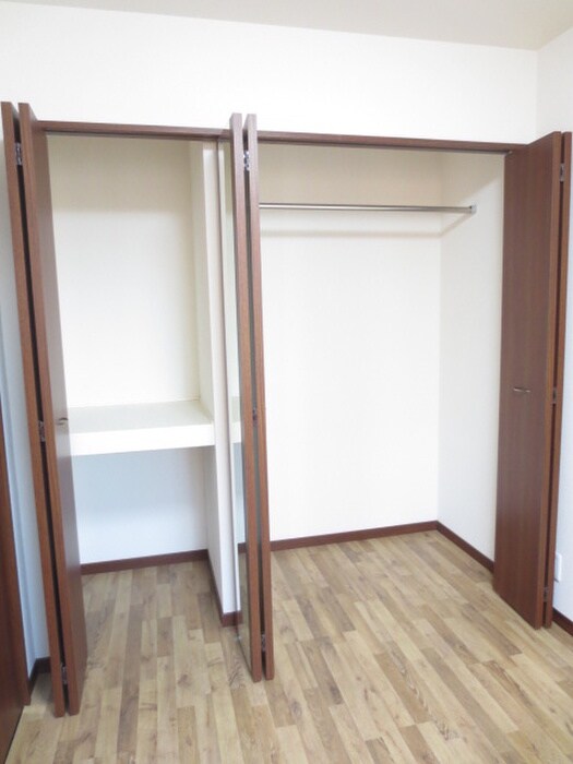 物件内観写真12　(収納)