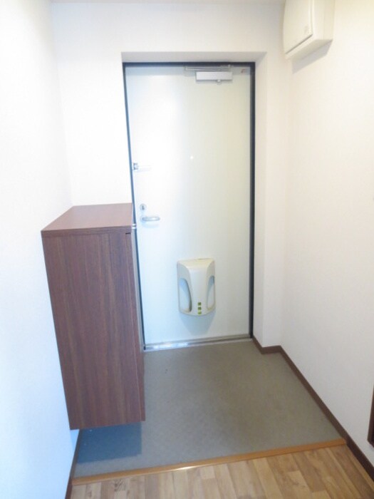 物件内観写真17　(玄関)