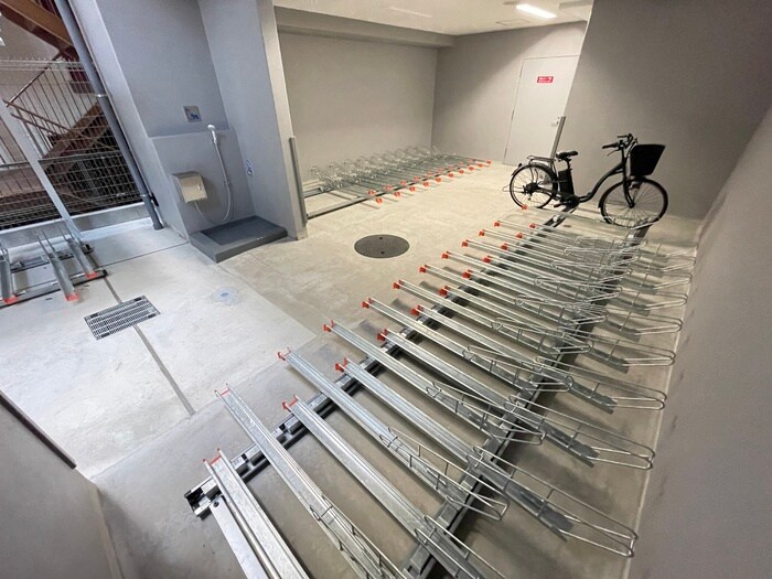 物件外観写真5　(駐輪場)