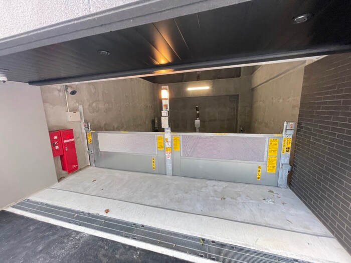 物件外観写真6　(駐車場)