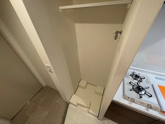 物件内観写真13　(洗濯機置場)