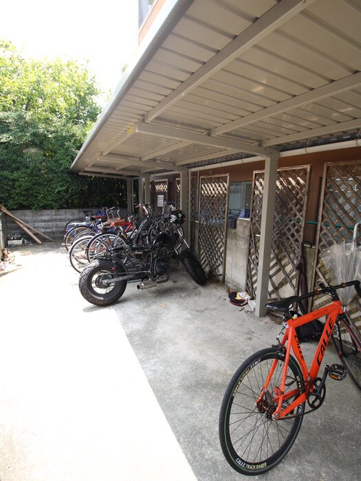 物件外観写真4　(駐輪場)