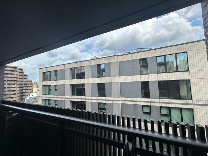 物件内観写真12　(室内からの展望)