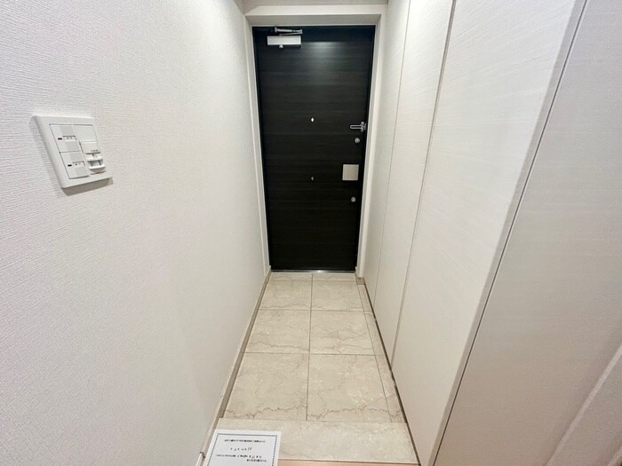 物件内観写真13　(玄関)