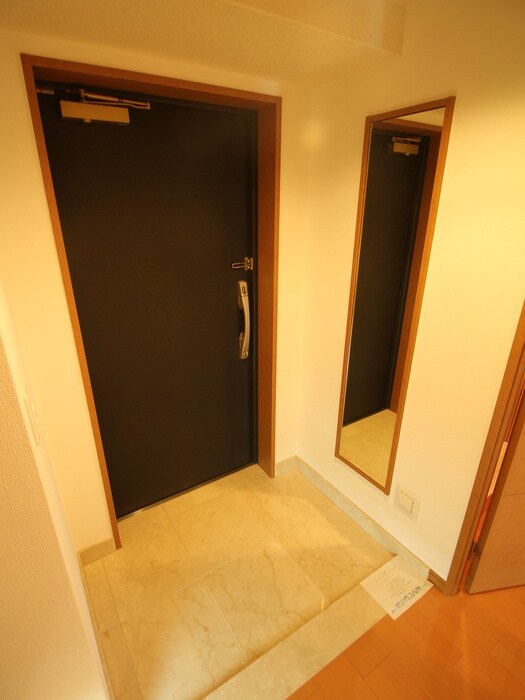 物件内観写真15　(玄関)