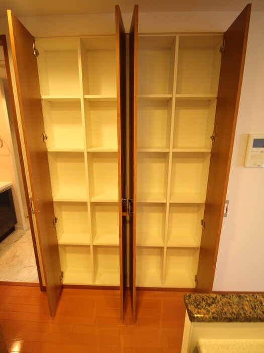 物件内観写真16　(収納)