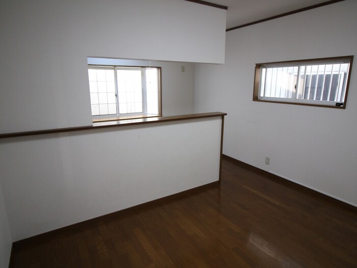 金岡町戸建の居室