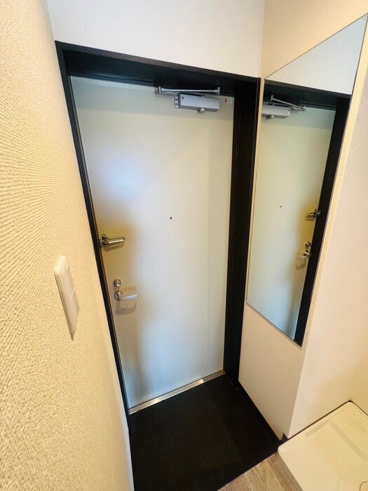 物件内観写真14　(玄関)