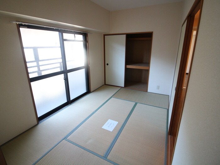 物件内観写真8　(居室)