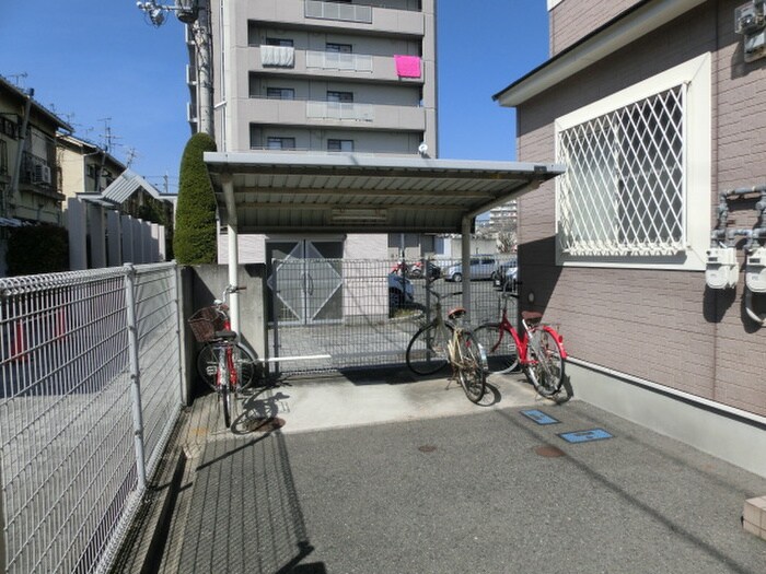 ウイング本郷の駐輪場