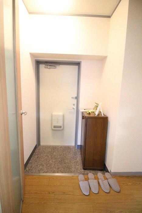 物件内観写真11　(玄関)