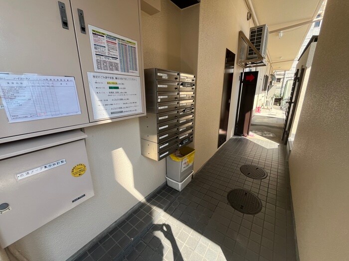 物件外観写真5　(エントランス部分)