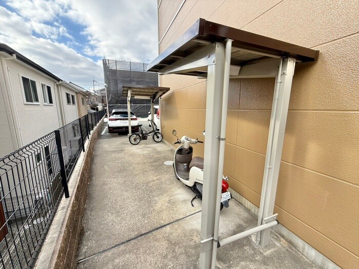 物件外観写真5　(駐輪場)