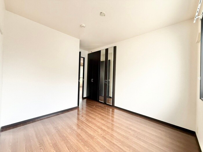 物件内観写真10　(居室)