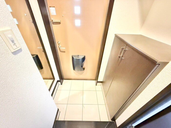 物件内観写真17　(玄関)