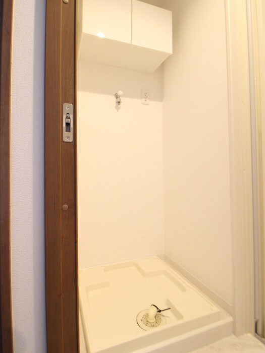 物件内観写真12　(洗濯機置場)