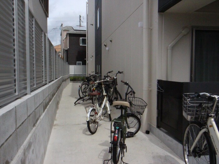 物件外観写真5　(駐輪場)