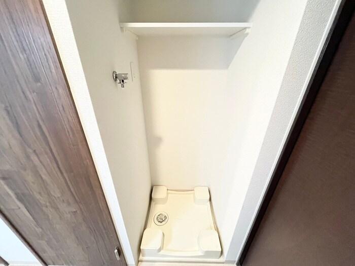 物件内観写真7　(洗濯機置場)