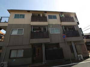 阪山マンション外観写真