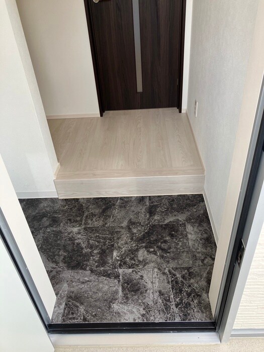 物件内観写真13　(玄関)