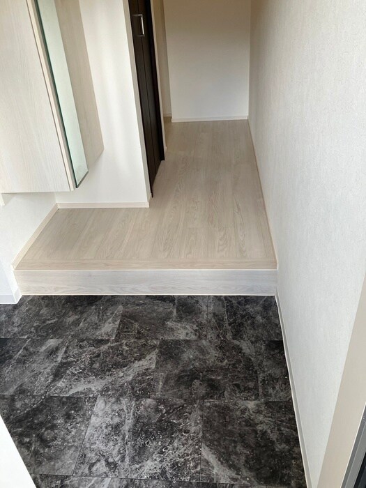 物件内観写真13　(玄関)