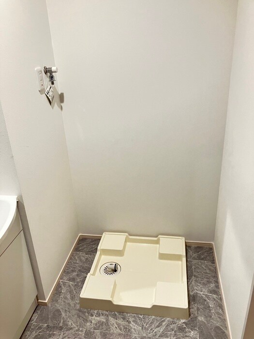 物件内観写真15　(洗濯機置場)