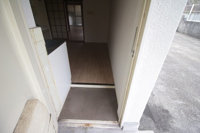 物件内観写真17　(玄関)
