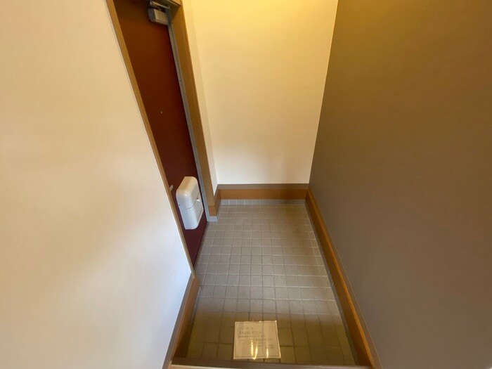物件内観写真22　(玄関)