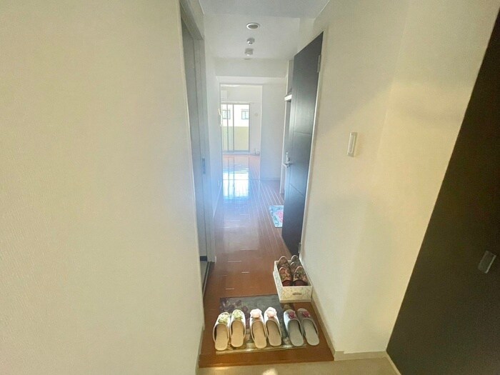 物件内観写真14　(玄関)