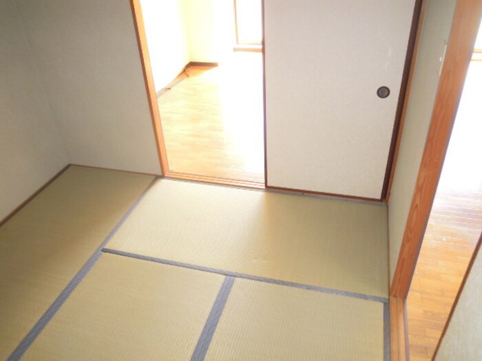 物件内観写真10　(居室)