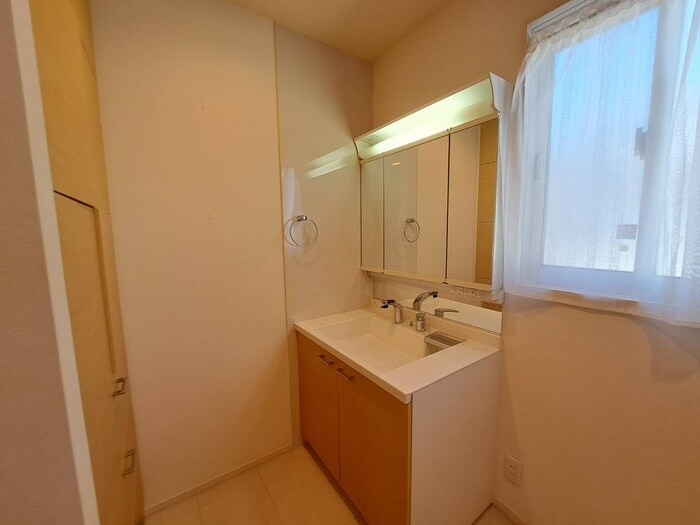 物件内観写真11　(洗面)