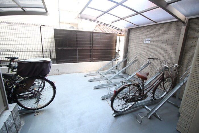 物件外観写真6　(駐輪場)