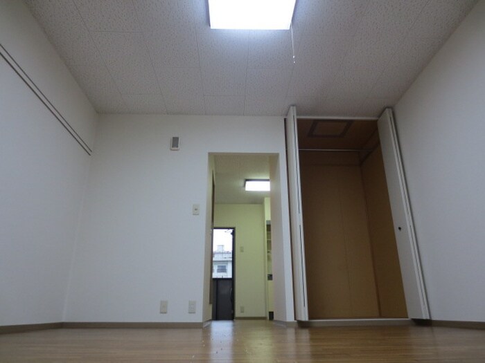 物件内観写真10　(居室)