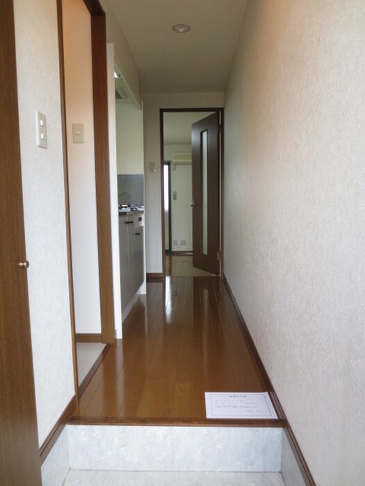 物件内観写真7　(玄関)