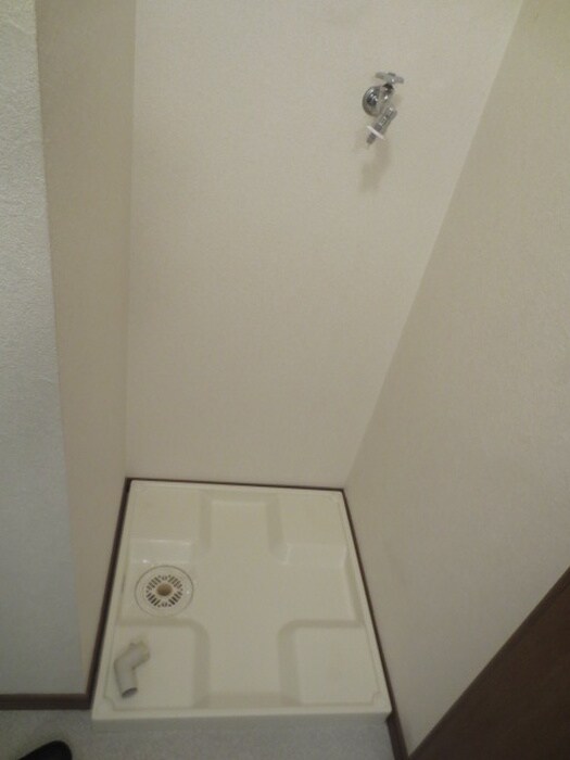 物件内観写真14　(洗濯機置場)