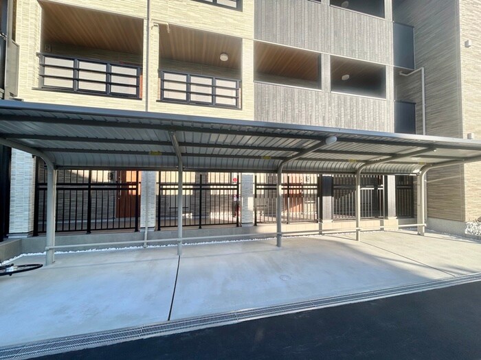 物件外観写真6　(駐輪場)