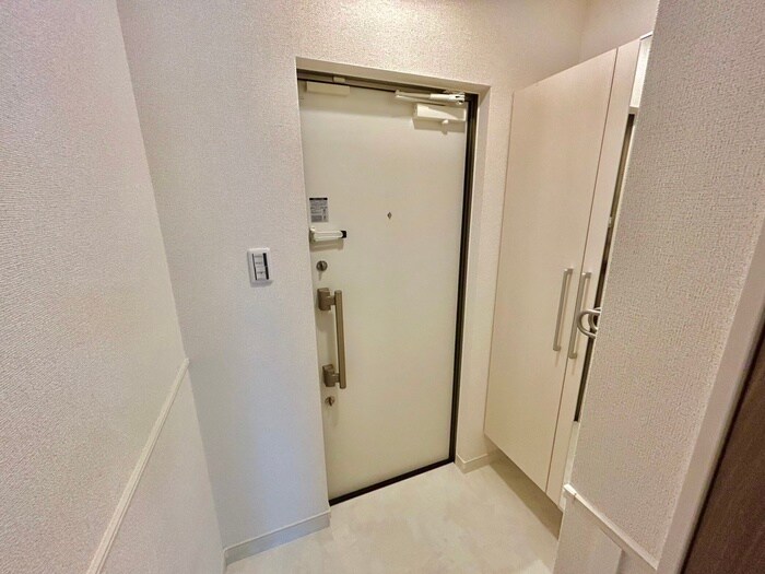 物件内観写真19　(玄関)