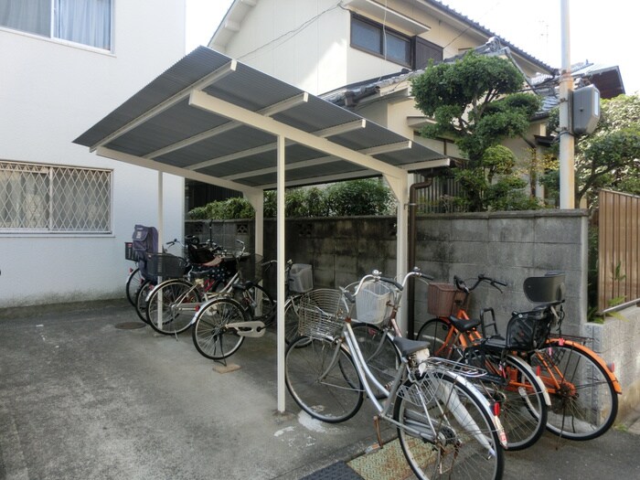 物件外観写真3　(駐輪場)