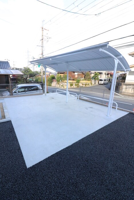 物件外観写真3　(駐輪場)