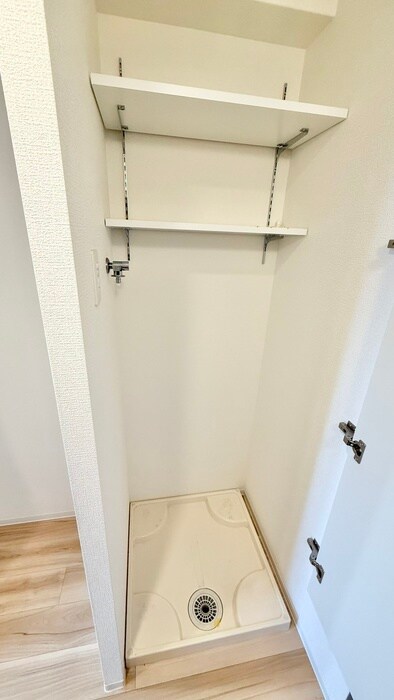 物件内観写真14　(洗濯機置場)