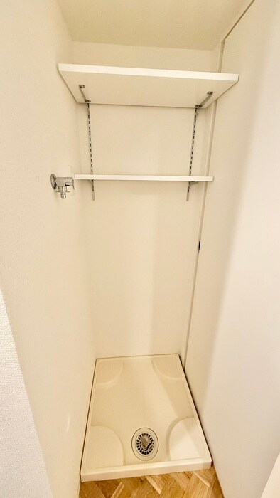 物件内観写真14　(洗濯機置場)