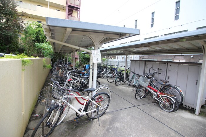 物件外観写真6　(駐輪場)